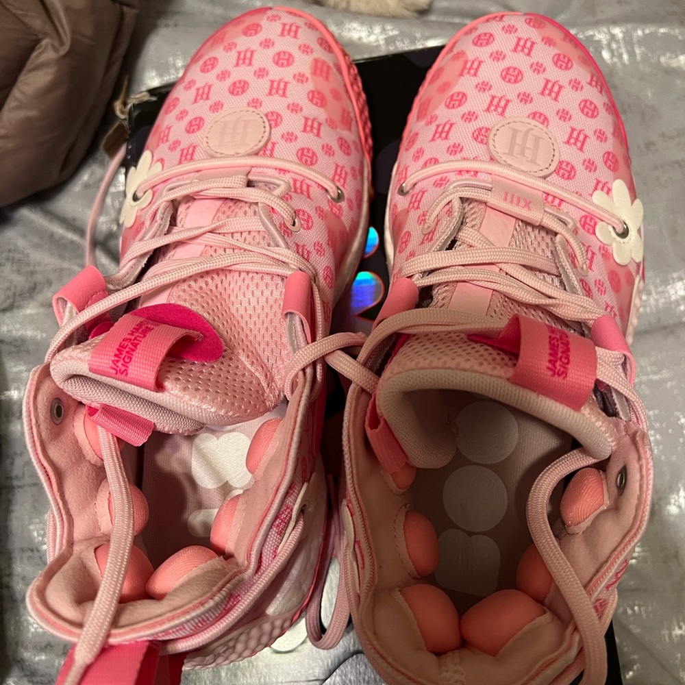 New in Box Adidas James Harden Vol. 6 J , Pink Basketball shoes- Men’s size 7